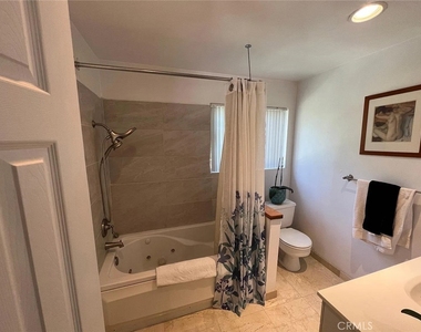 352 West Road - Photo Thumbnail 8