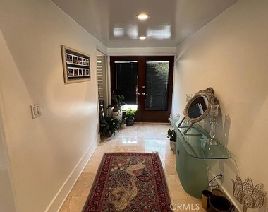 352 West Road - Photo Thumbnail 2