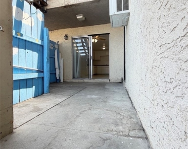 1056 E Phillips - Photo Thumbnail 12
