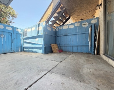 1056 E Phillips - Photo Thumbnail 11