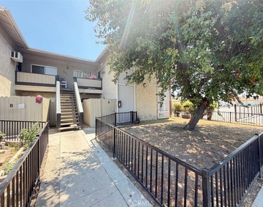 1056 E Phillips - Photo Thumbnail 20