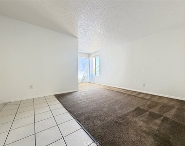 1056 E Phillips - Photo Thumbnail 8