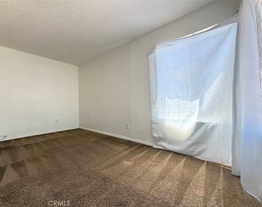 1056 E Phillips - Photo Thumbnail 9