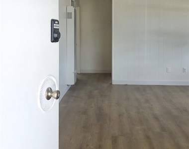 3166 Pearl Drive - Photo Thumbnail 8