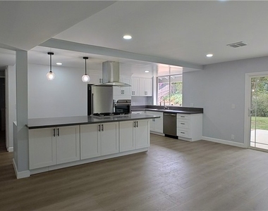2834 Adelita - Photo Thumbnail 1