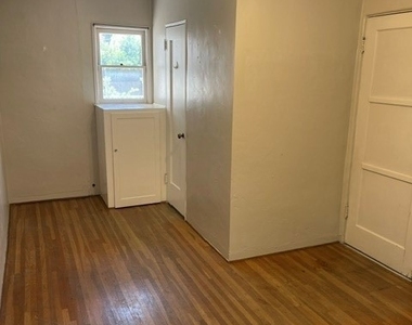4586 Sunnyside Drive - Photo Thumbnail 36