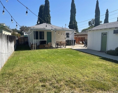 4586 Sunnyside Drive - Photo Thumbnail 22