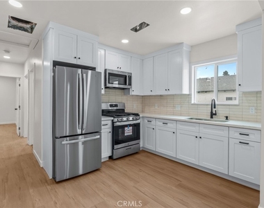 6222 Magnolia Avenue - Photo Thumbnail 4