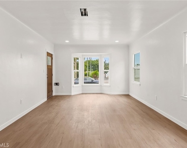 6220 Magnolia Avenue - Photo Thumbnail 3