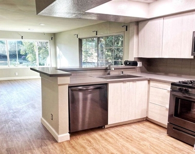 7327 Willoughby Avenue - Photo Thumbnail 1