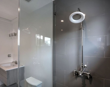 1105 Alta Loma Road - Photo Thumbnail 6