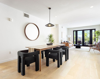 1333 S Orange Grove Avenue - Photo Thumbnail 5