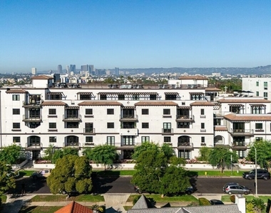 1333 S Orange Grove Avenue - Photo Thumbnail 23