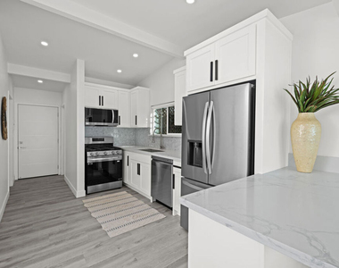 25154 Malibu Road - Photo Thumbnail 5