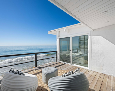 25154 Malibu Road - Photo Thumbnail 11