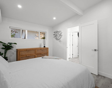 25154 Malibu Road - Photo Thumbnail 16