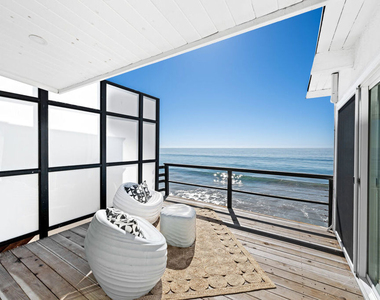 25154 Malibu Road - Photo Thumbnail 12