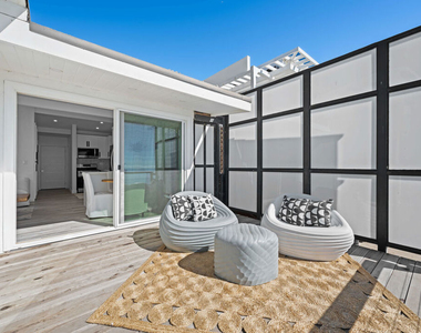 25154 Malibu Road - Photo Thumbnail 14