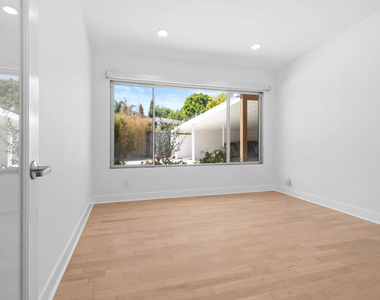 11770 Chenault Street - Photo Thumbnail 18