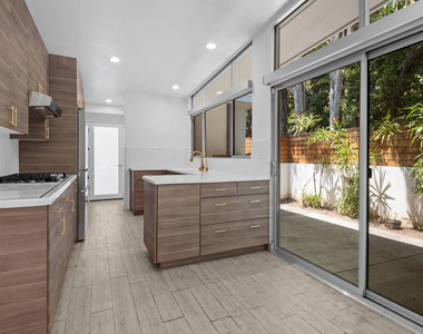 11770 Chenault Street - Photo Thumbnail 7