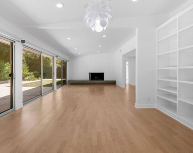 11770 Chenault Street - Photo Thumbnail 4