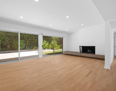 11770 Chenault Street - Photo Thumbnail 3
