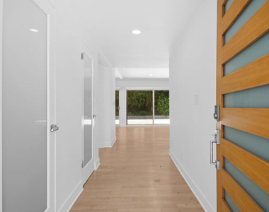 11770 Chenault Street - Photo Thumbnail 2