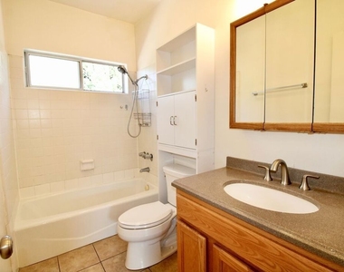1319 E California Avenue - Photo Thumbnail 15