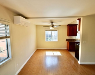 1319 E California Avenue - Photo Thumbnail 4