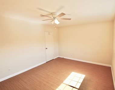 1319 E California Avenue - Photo Thumbnail 14
