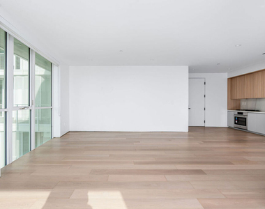 1136 N La Cienega Boulevard - Photo Thumbnail 2