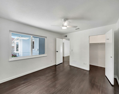 23008 Hamlin Street - Photo Thumbnail 12