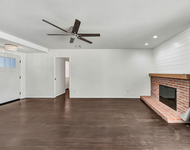 23008 Hamlin Street - Photo Thumbnail 8
