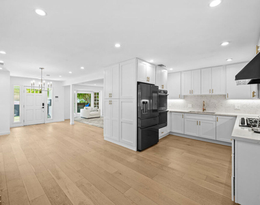 9007 David Avenue - Photo Thumbnail 13