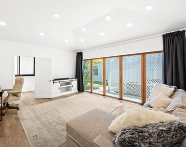 9007 David Avenue - Photo Thumbnail 31