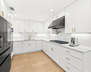 9007 David Avenue - Photo Thumbnail 14
