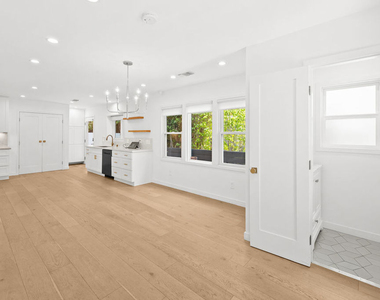 9007 David Avenue - Photo Thumbnail 6