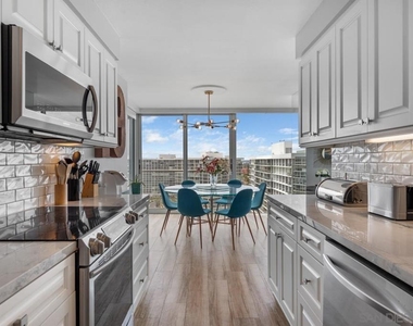 1810 Avenida Del Mundo - Photo Thumbnail 21