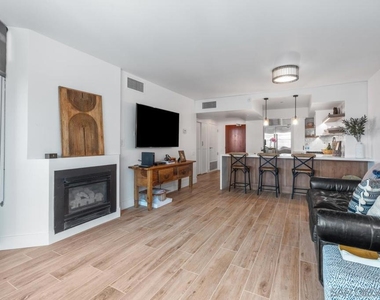 500 W Harbor Dr. - Photo Thumbnail 12