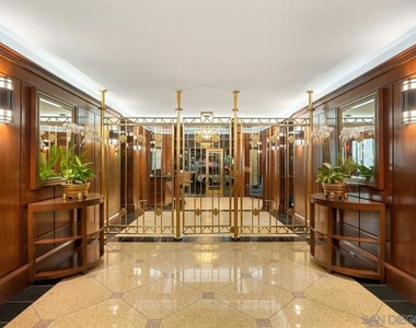 500 W Harbor Dr. - Photo Thumbnail 33