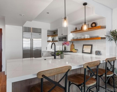500 W Harbor Dr. - Photo Thumbnail 6