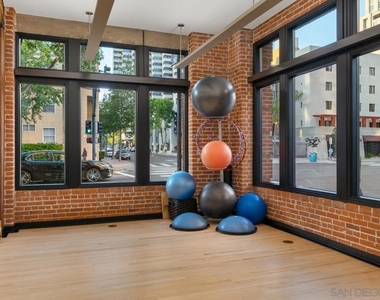 500 W Harbor Dr. - Photo Thumbnail 43