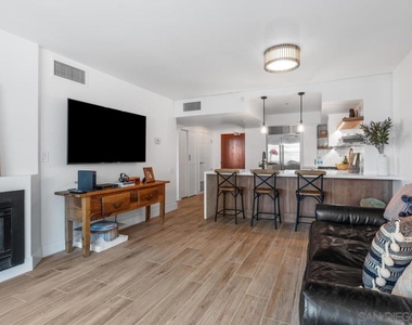 500 W Harbor Dr. - Photo Thumbnail 13