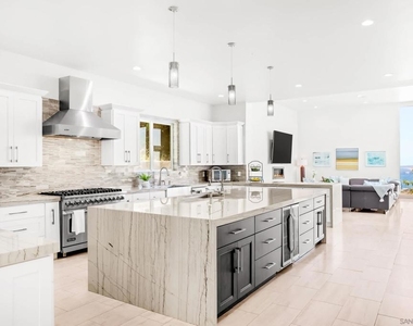 7256 Rue Michael - Photo Thumbnail 38