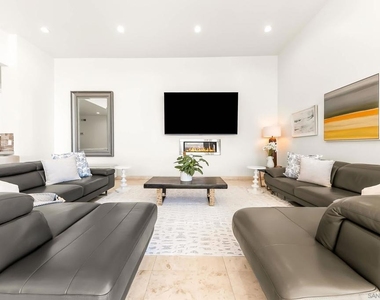 7256 Rue Michael - Photo Thumbnail 33
