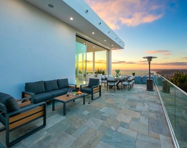 7256 Rue Michael - Photo Thumbnail 13