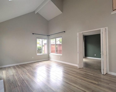 5057 Abuela Dr - Photo Thumbnail 4