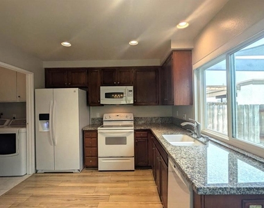 5057 Abuela Dr - Photo Thumbnail 6