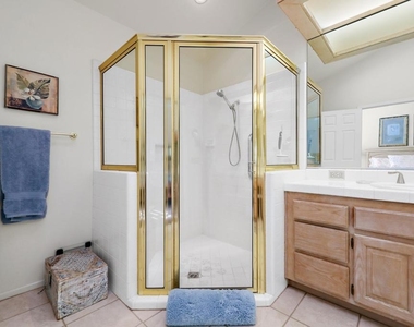 39 Blue River Drive - Photo Thumbnail 26