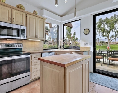 39 Blue River Drive - Photo Thumbnail 12
